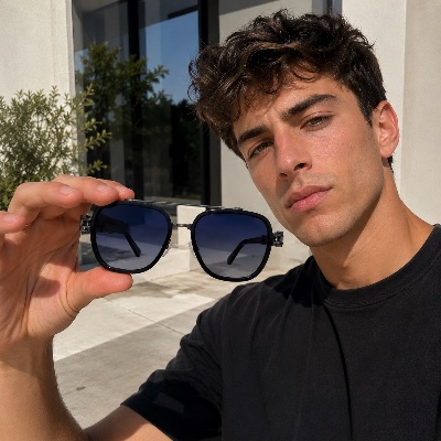 Ethan Miller 