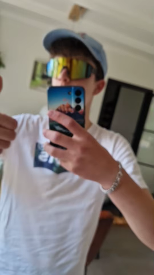 אלון יצחקי